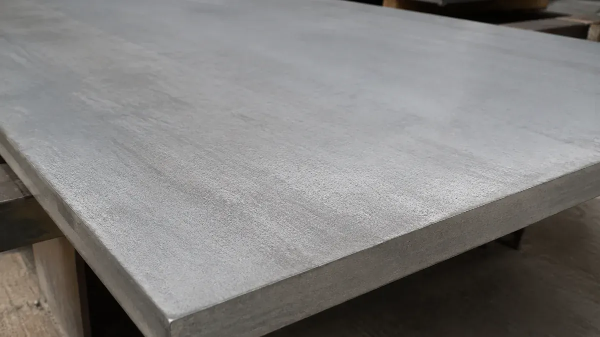 Illustrative No.1 hot-rolled stainless steel plate with matte descaled surface