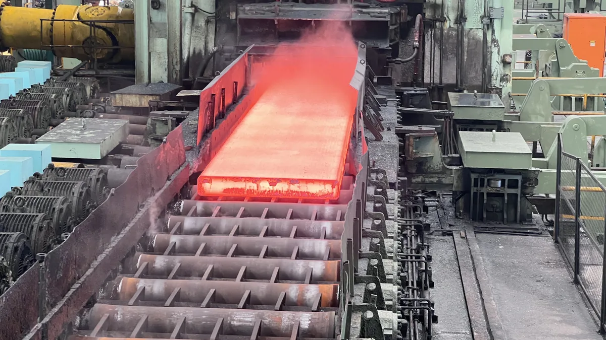 Export-packed stainless steel pipe bundles with end protection and identity marking